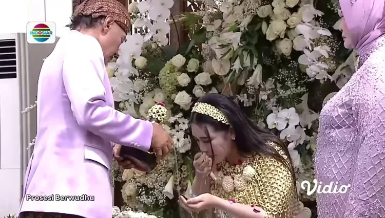 Link live streaming akad nikah Via Vallen dan Chevra Yolandi. Foto/Istimewa.