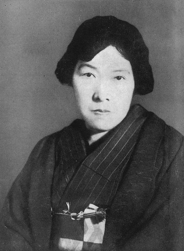 Ilustrasi foto, Yosano Akiko penyair Jepang