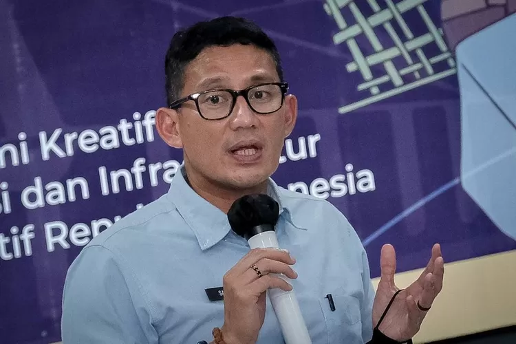 Sandiaga Uno mengatakan Demak mengajukan untuk mengikuti program Kabupaten/Kota Kreatif dan memilih subsektor mana yang mau dikembangkan secara intensif, apakah kuliner, kriya, fesyen, atau 14 subsektor lainnya.
