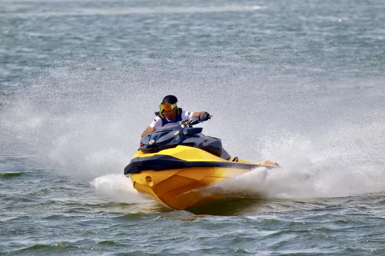 Atlet Jetski Dari Jetski Club Jakarta Latihan di Marina Ancol Jakarta  - Foto : Henry Lukmanul Hakim 
