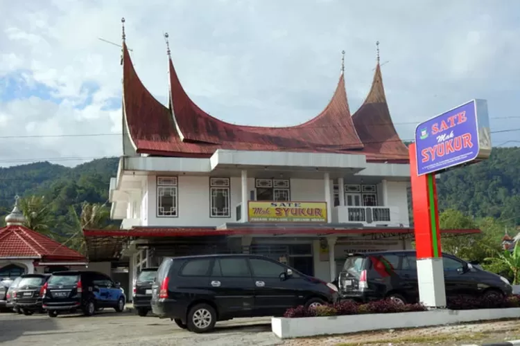 Wisata Kuliner di Padang, Sate Mak Sukur.