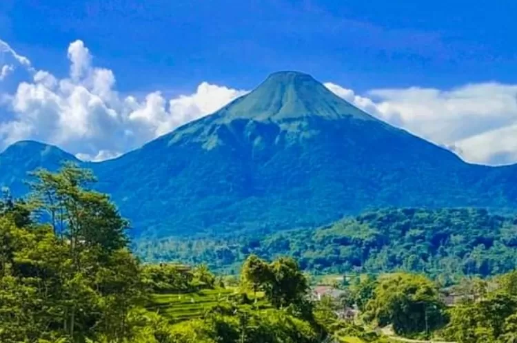  Gunung Penanggungan