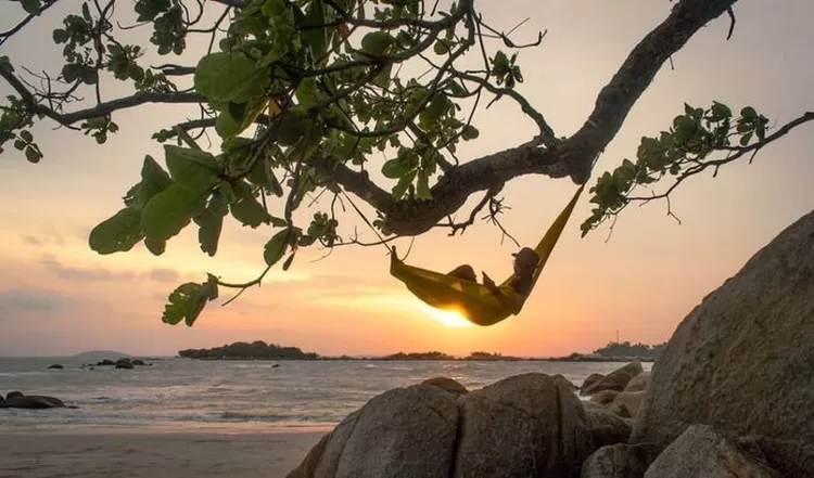 Destinasi wisata pantai di Bangka, Pantai Penyusuk.