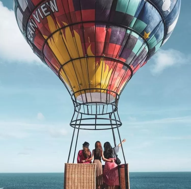 Potret balon udara di HeHa Ocean View