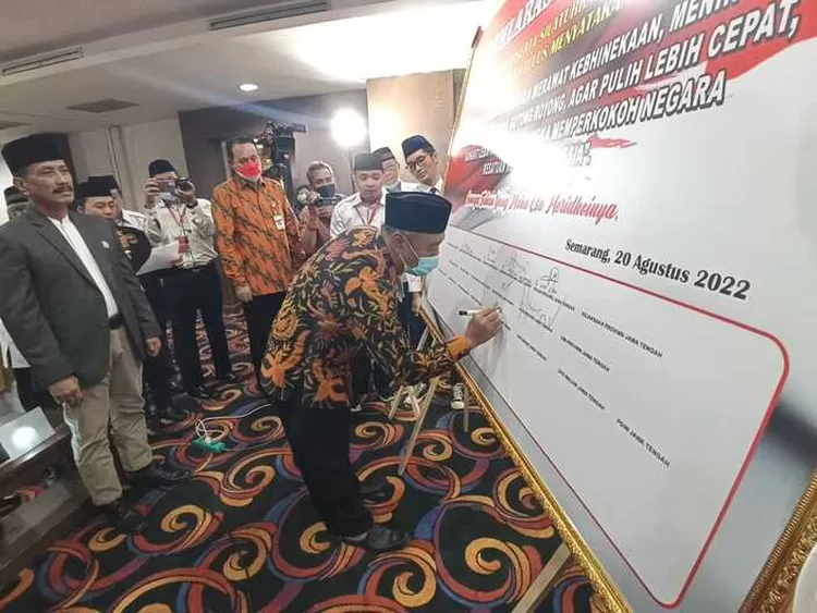 Penandatanganan Deklarasi Semarang dalam acara Silaturahmi Kebangsaan Jilid II 