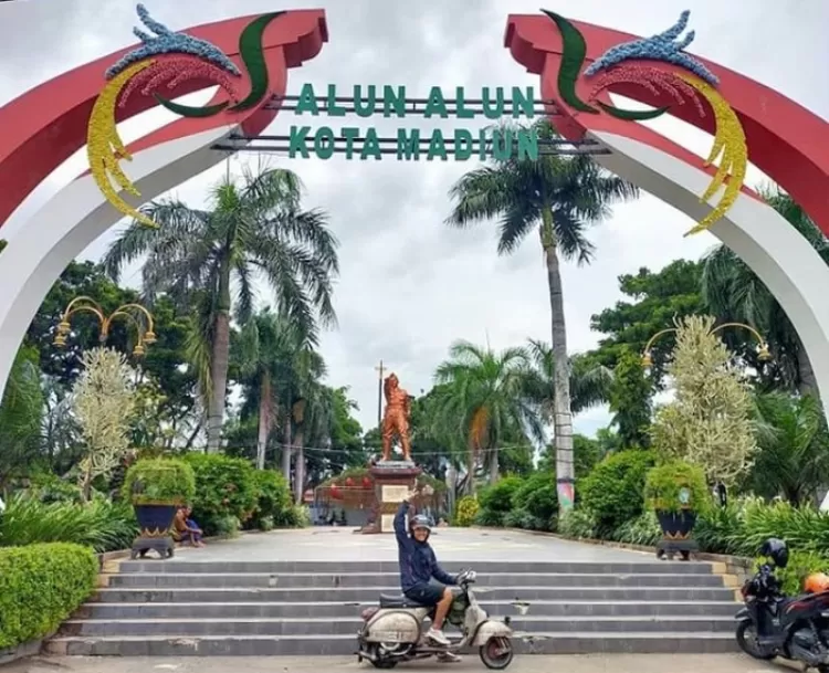 Destinasi wisata gratis di Madiun Alun-Alun Kota Madiun
