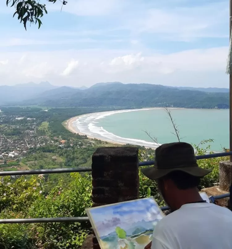 Jalan-jalan menggambar Pacitan di Bukit Sentono Gentong Pacitan