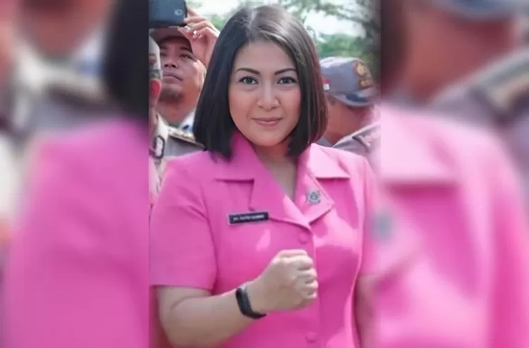 Peran Putri Candrawathi dalam kasus pembunuhan Brigadir J. Istri Ferdy Sambo sedang menjalani pemeriksaan perdana di Bareskrim Polri.