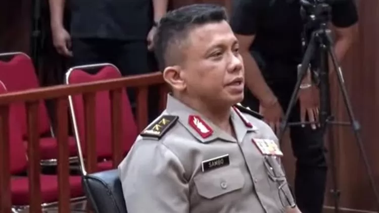 Pelanggaran kode etik Ferdy Sambo yang membuat dipecat secara tidak hormat.