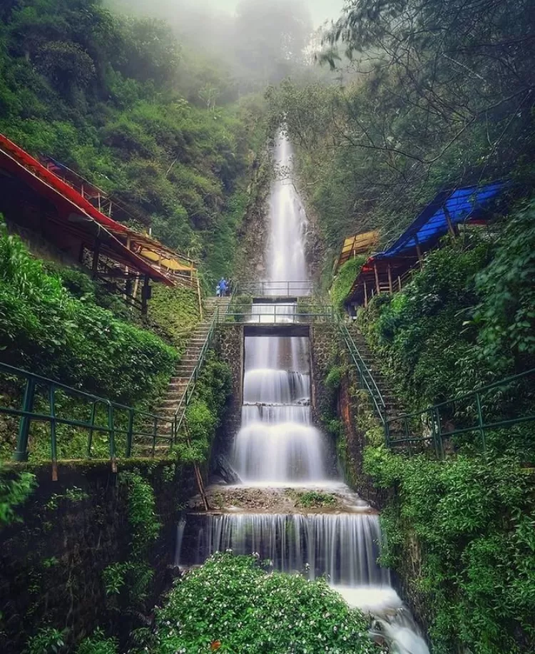 Trekking ke Air Terjun Tirtosari