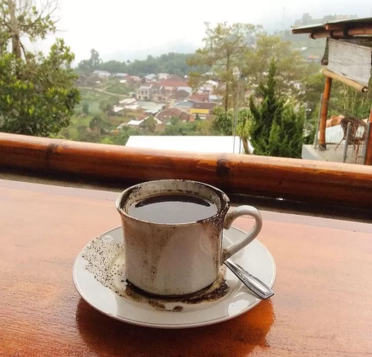 Tempat ngopi hits Pondok Kopi Coffe Savier di Sarangan