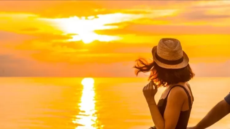 Inspirasi foto sunset di Pantai Pidakan women talent