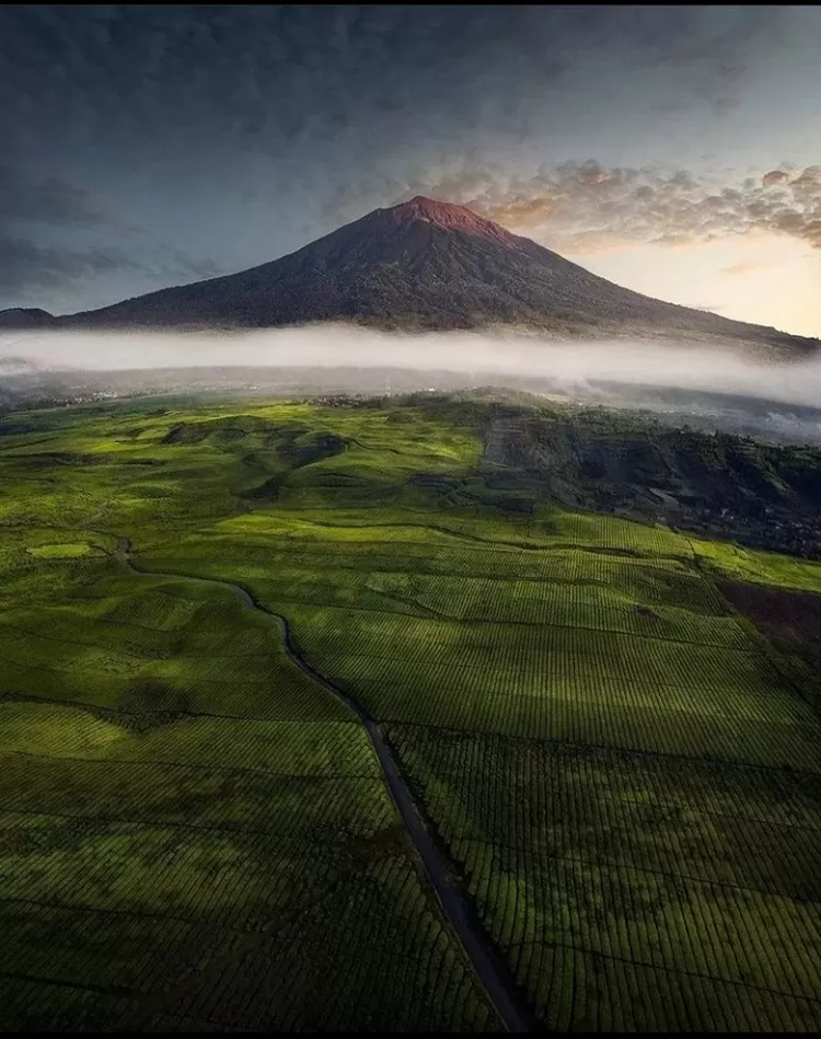 Destinasi wisata di Kerinci, Gunung Kerinci. 