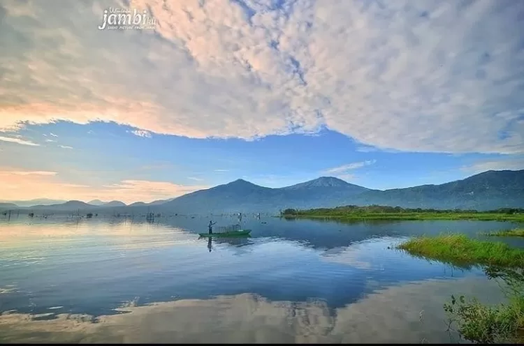 Destinasi wisata di Kerinci, Danau Kerinci. 