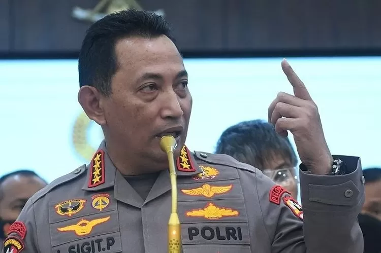 KAPOLRI jenderal Listyo Sigit Prabowo tak sedikit prestasi mya dalam menyelasaika kasus-kasus hingga tuntas terbuka dan akuntabel dalam penyelesaian semua masalah dalam kinerjanya.
