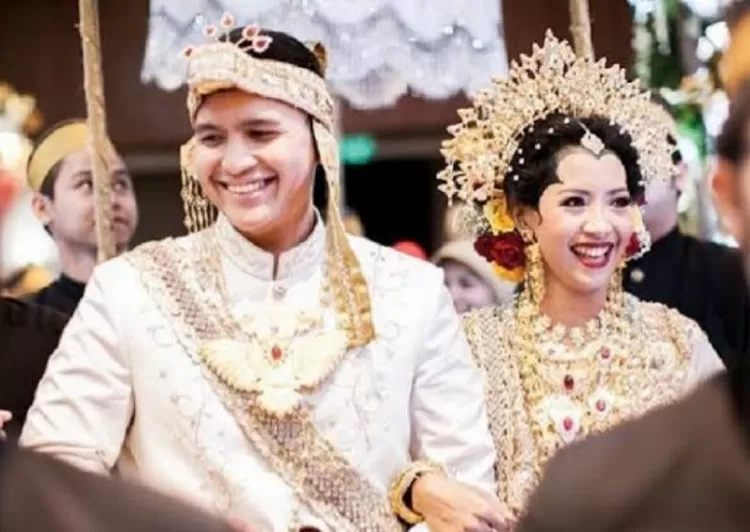 Pernikahan Pasangan Remaja di Bugis Sangat Sakral Dibuatnya