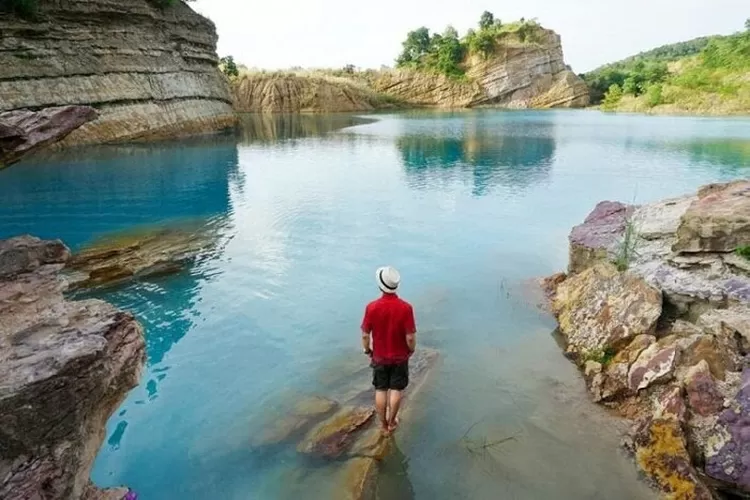 Danau Biru Pengaron