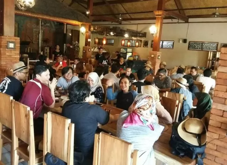 Berburu kuliner seafood di sekitar destinasi wisata Pantai Sanur Pulau Dewata Bali.