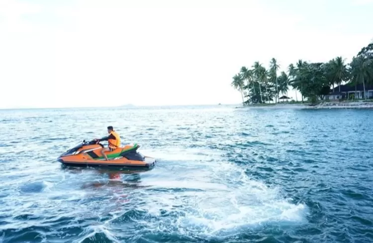 Salah satu top destinasi wisata di Singkawang, Kalimantan Barat adalah Pulau Randayan.
