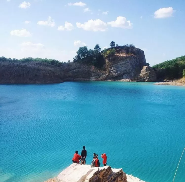  Danau Biru Pengaron Banjar adalah urutan kedua destinasi wisata alam favorit di Banjarmasin