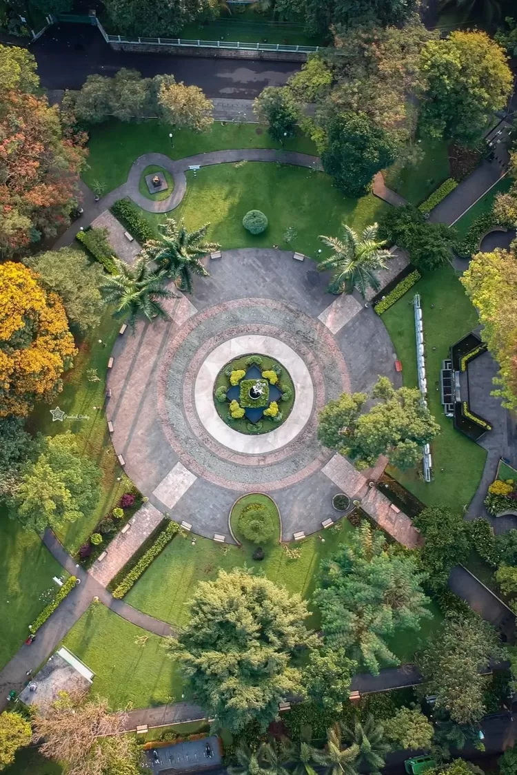 Salah satu Wisata kuliner malam di Taman Kencana Bogor yang tampak memukau