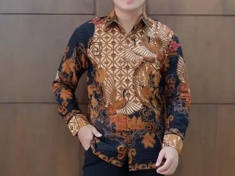 Inspirasi Motif Kemeja Batik Khusus Pria Style Modern, Kemeja Batik Tumurun