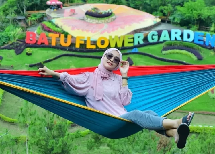 Coban Rais, destinasi wisata alam air terjun di Malang Jawa Timur.