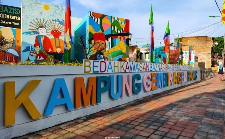 Salah satu pintu gerbang ke Kampung Gembira Gombrong Jatinegara Jakarta Timur yang diunggah oleh Anies Baswedan Gubernur DKI Jakarta.