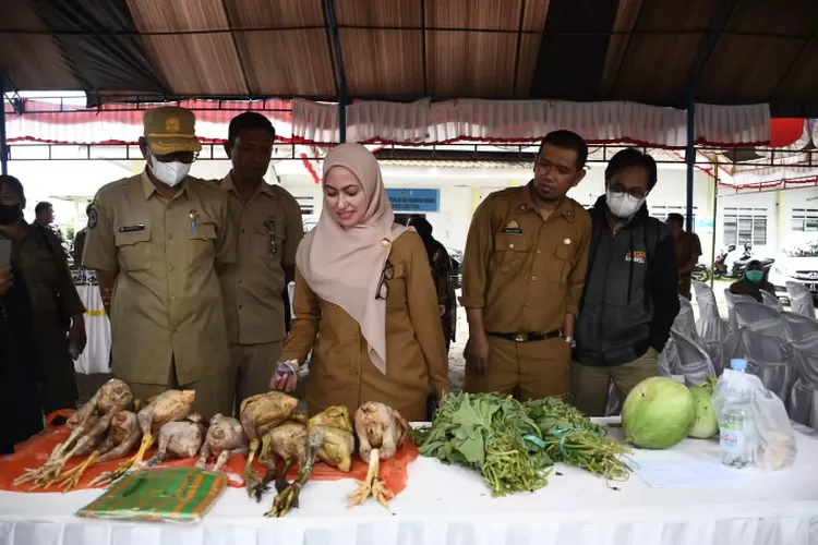 Resmi Dibuka Bupati, Masyarakat Luwu Utara Diminta Ramaikan Bazar Pangan Murah