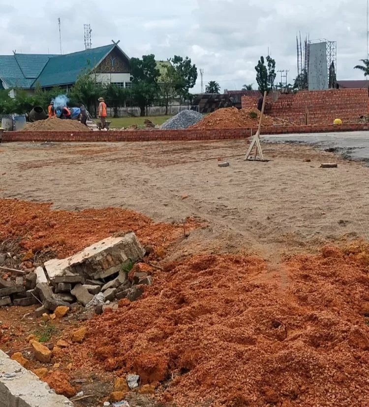 Pekerjaan Alun-alun lapangan Garuda
