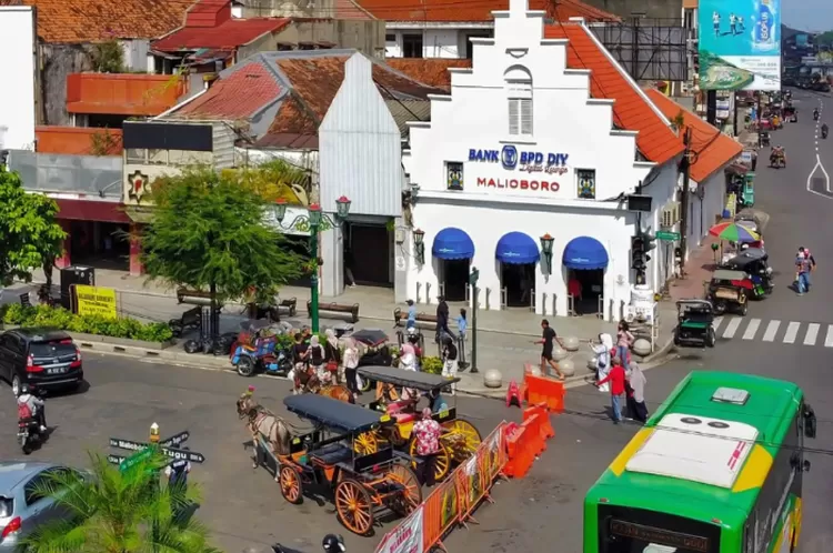 Jalan Malioboro, Kelurahan Sosromenduran, Kecamatan Gedongtengen, Kota Yogyakarta.