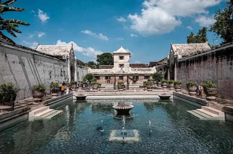 Taman Sari, lokasi di Patehan, Kecamatan Kraton, Kota Yogyakarta.