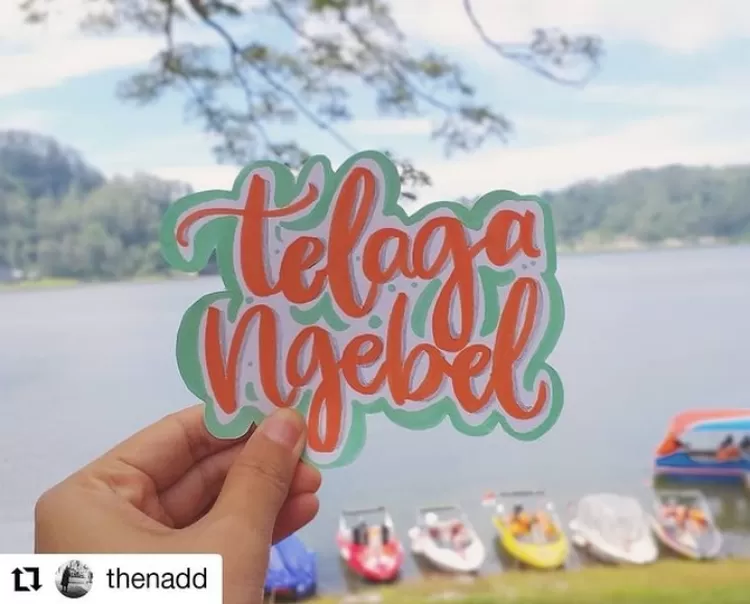 Spot foto di Telaga Ngebel terbaik, salah satunya adalah foto dengan tulisan unik dan kreatif 