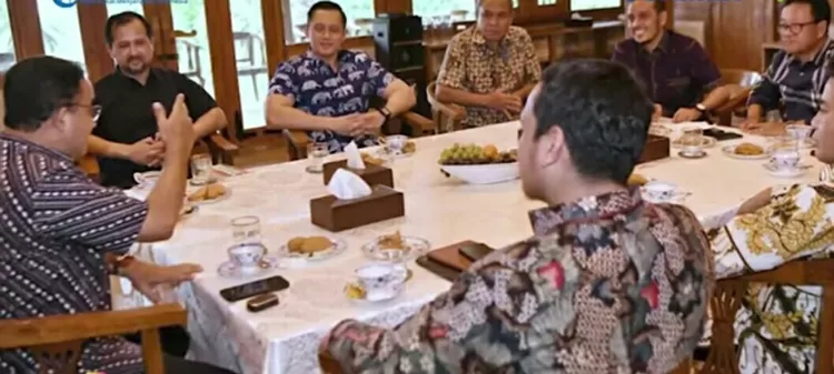 Anies Baswedan berkumpul dengan beberapa partai./