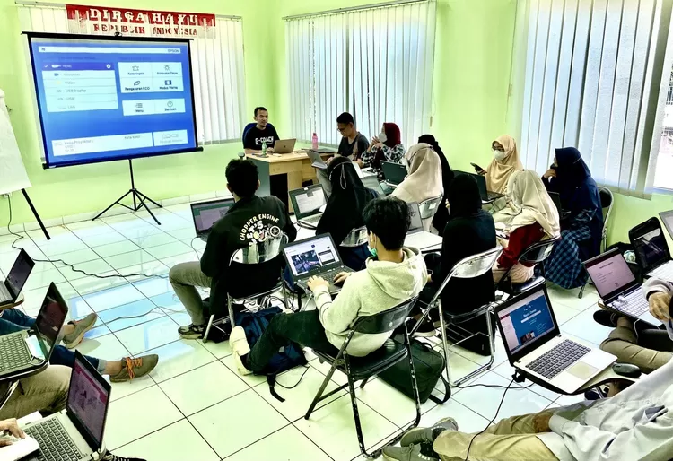 Suasana kelas digital marketing sesi pertama - Foto: Henry Lukmanul Hakim