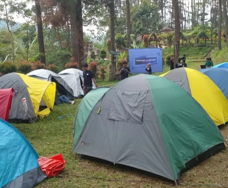 Top spot foto keren dan terbaik di destinasi wisata alam Mloko Sewu Ponorogo adalah spot camping