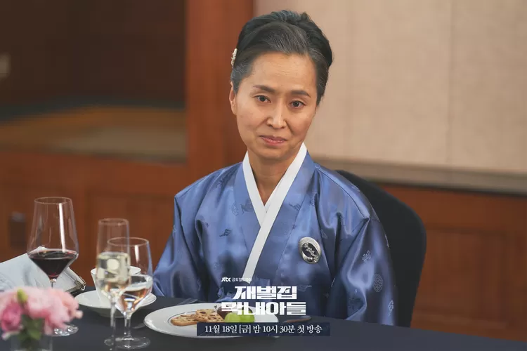 Drama korea yang di mainkan Song Joong Ki "Reborn Rich" perkenalakan anggota keluarga