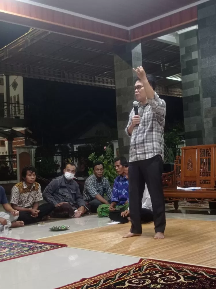 Hasbi Sidik saat menerima audiensi dari paguyuban RT di Cilegon