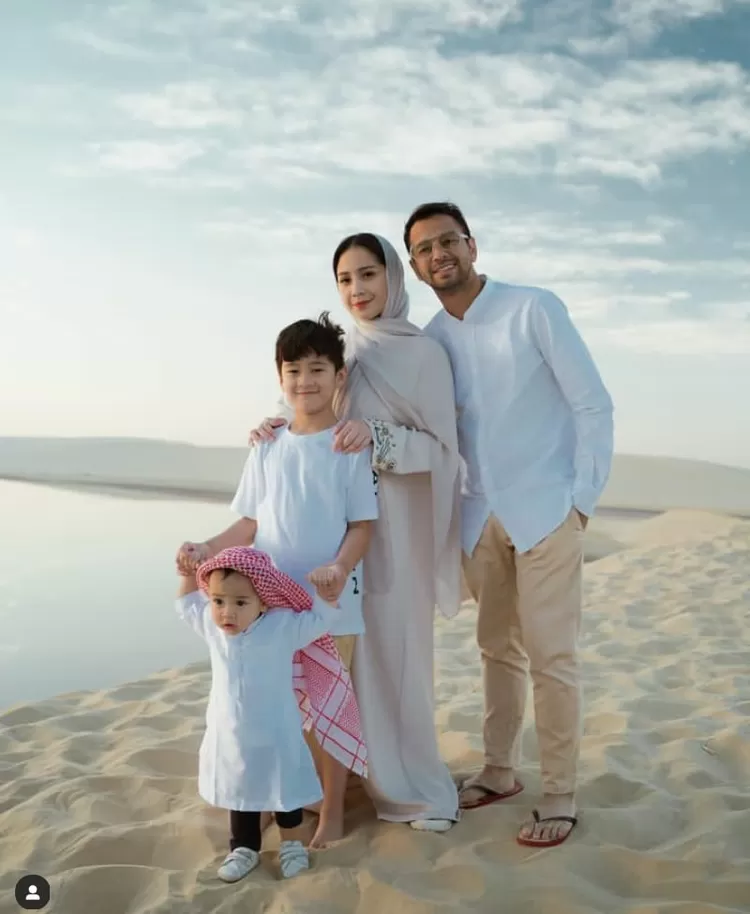 Rayyanza/ Cipung beserta Raffi Ahmad, Nagita Slavina, dan Rafathar 