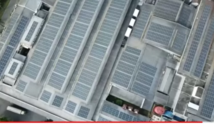 Pabrik SidoMuncul telah menggunakan solar panel sebagai bentuk komitmennya untuk ikut menurunkan emisi karbon dan menggunakan enargi baru terbarukan (EBT) hingga berdampak mendapatkan sertifikat dari PLN sebagai The First National Customers Categori Herbal Medicine Company Receiving REC