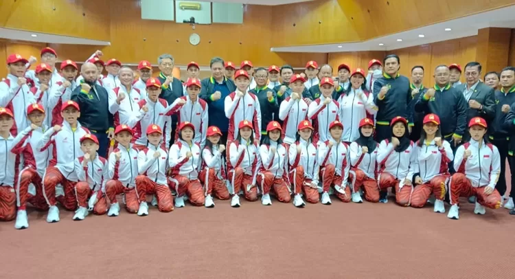 Ketua Umum PB Wushu Indonesia Airlangga Hartarto bersama jajarannya komitmen mendukung sukses penyelenggaraan dan prestasi Kejuaraan Dunia Wushu Junior (WJWC) VIII/2022 yang digelar 5-11 Desember di ICE BSD Tangerang, Banten, Indonesia 