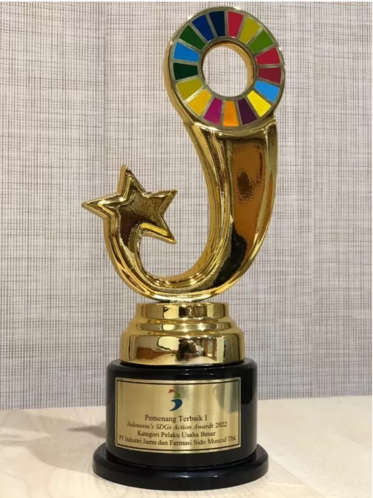 Piala Indonesia’s SDGs Action Award 2022 dari Kementerian Perencanaan Pembangunan Nasional Republik Indonesia/Badan Perencanaan Pembangunan Nasional (Bappenas) diberikan kepada PT Industri Jamu dan Farmasi SidoMuncul Tbk