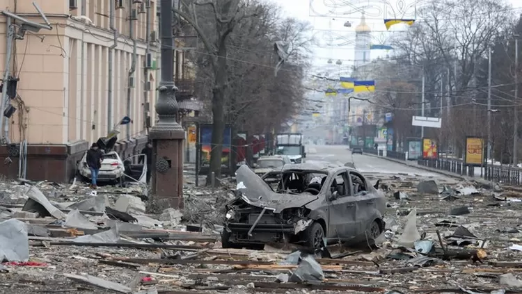 Potret ibukota Kyiv yang hancur setelah serangan rudal Rusia 