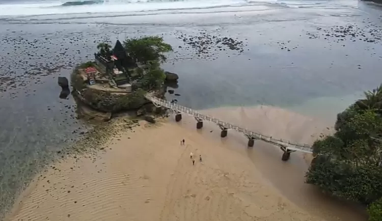 Potret Pantai Balekambang Malang Wisata Yang Instagramable Dan