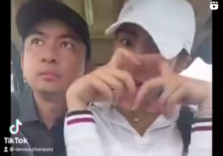 Video kemesraan Ayu Dewi dan suami yang diusik Denise Chariesta.