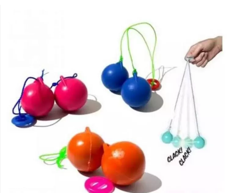 Permainan yang lagi viral di media sosial yaitu latto-latto.