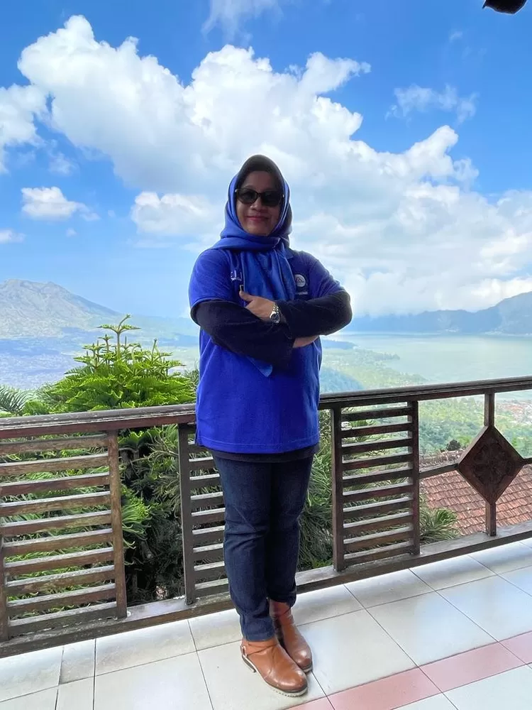 Lina S.Pd., M.T., Kepala Sekolah SMAN 2 Lembang Kab. Bandung Barat