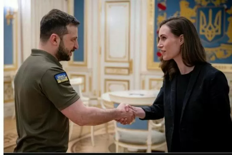 Sanna Marin dan Volodymyr Zelenskiy