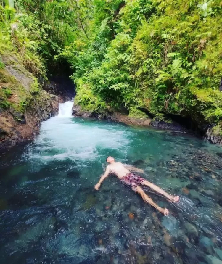 Air terjun Desa Ambang , Bolaang Mongondow, Sulawesi Utara