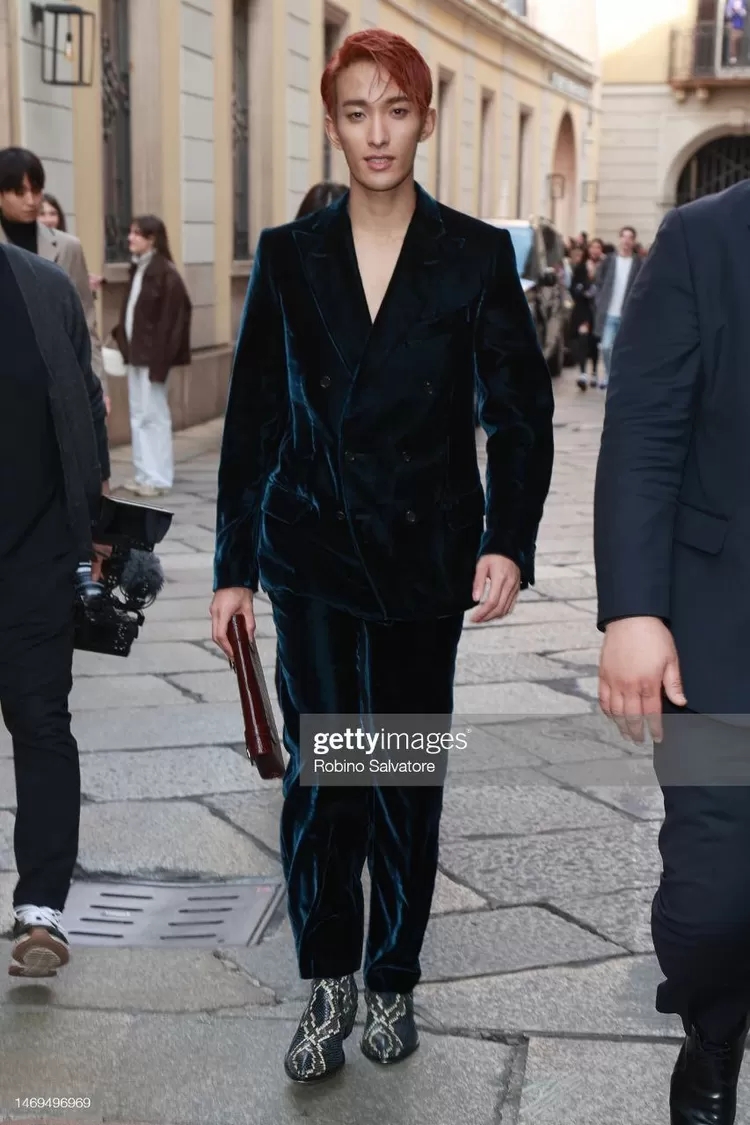 DK Seventeen saat hadiri Fashion Week di Milan